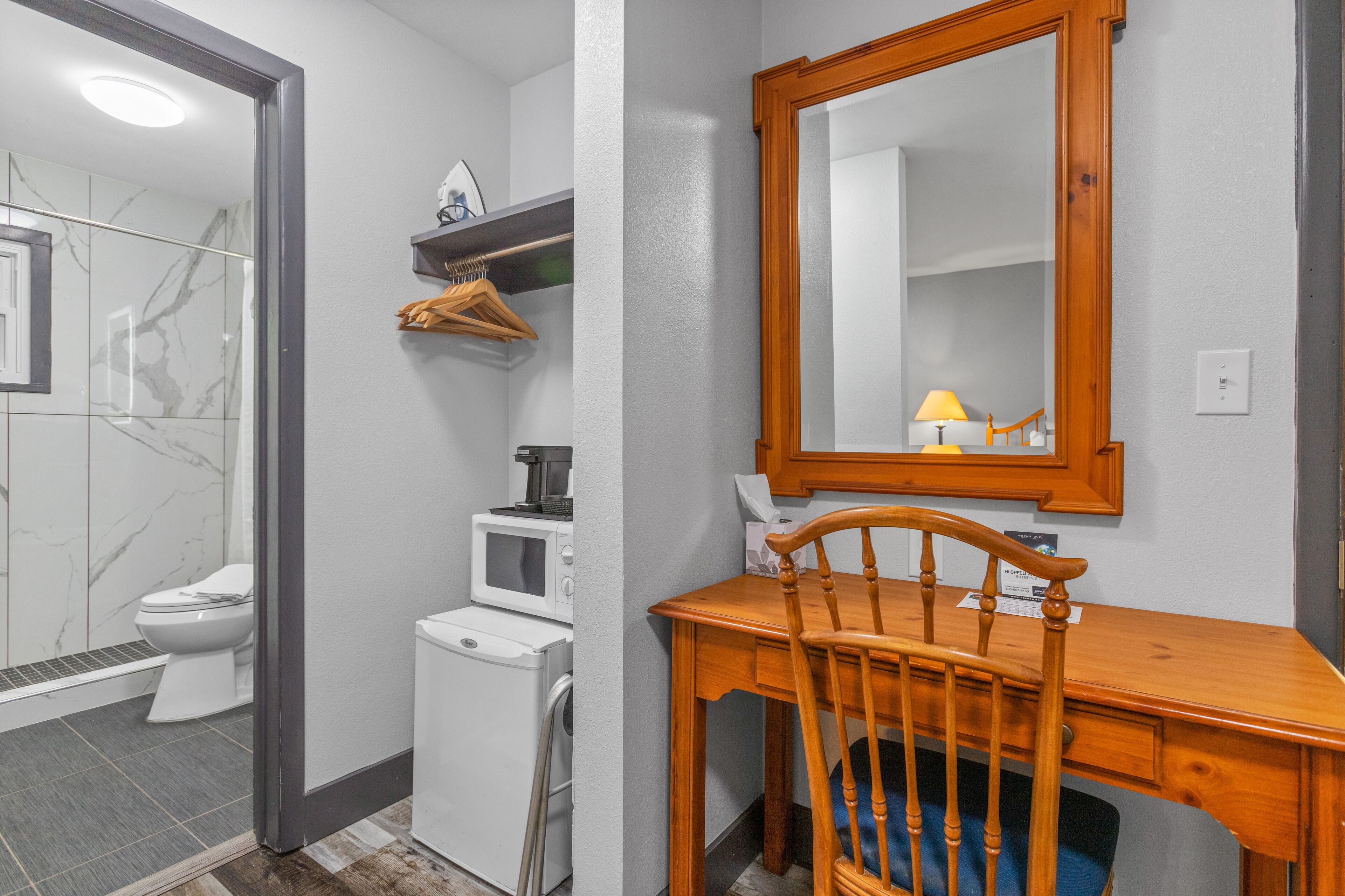 deluxe room, 1 queen bed | 1 bedroom, blackout curtains, iron/ironing board, free wifi