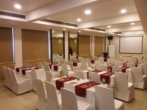 Meeting facility - The Caliph Hotel (Mumbai)
