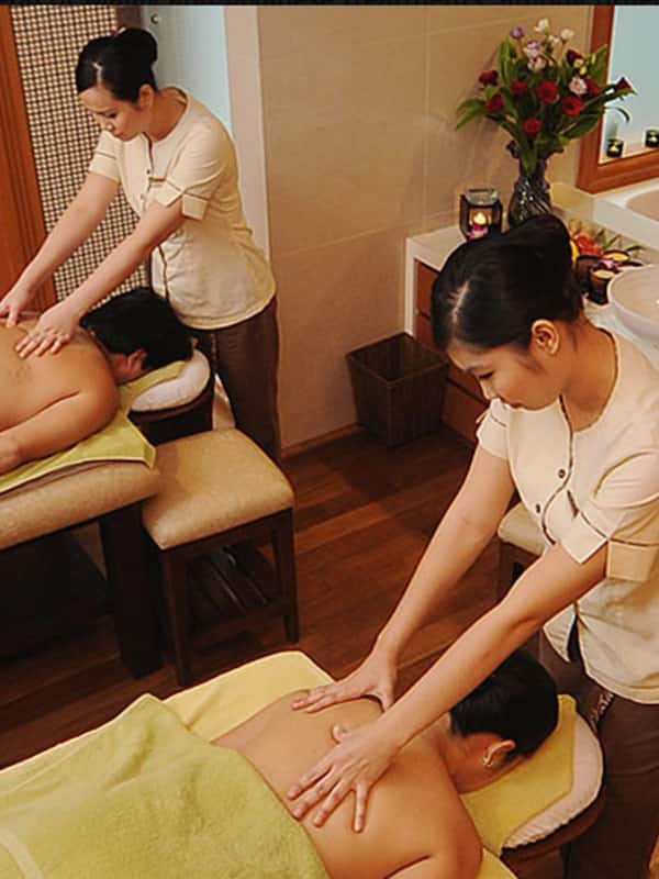 Couples treatment room(s), hot tub, body treatments, aromatherapy