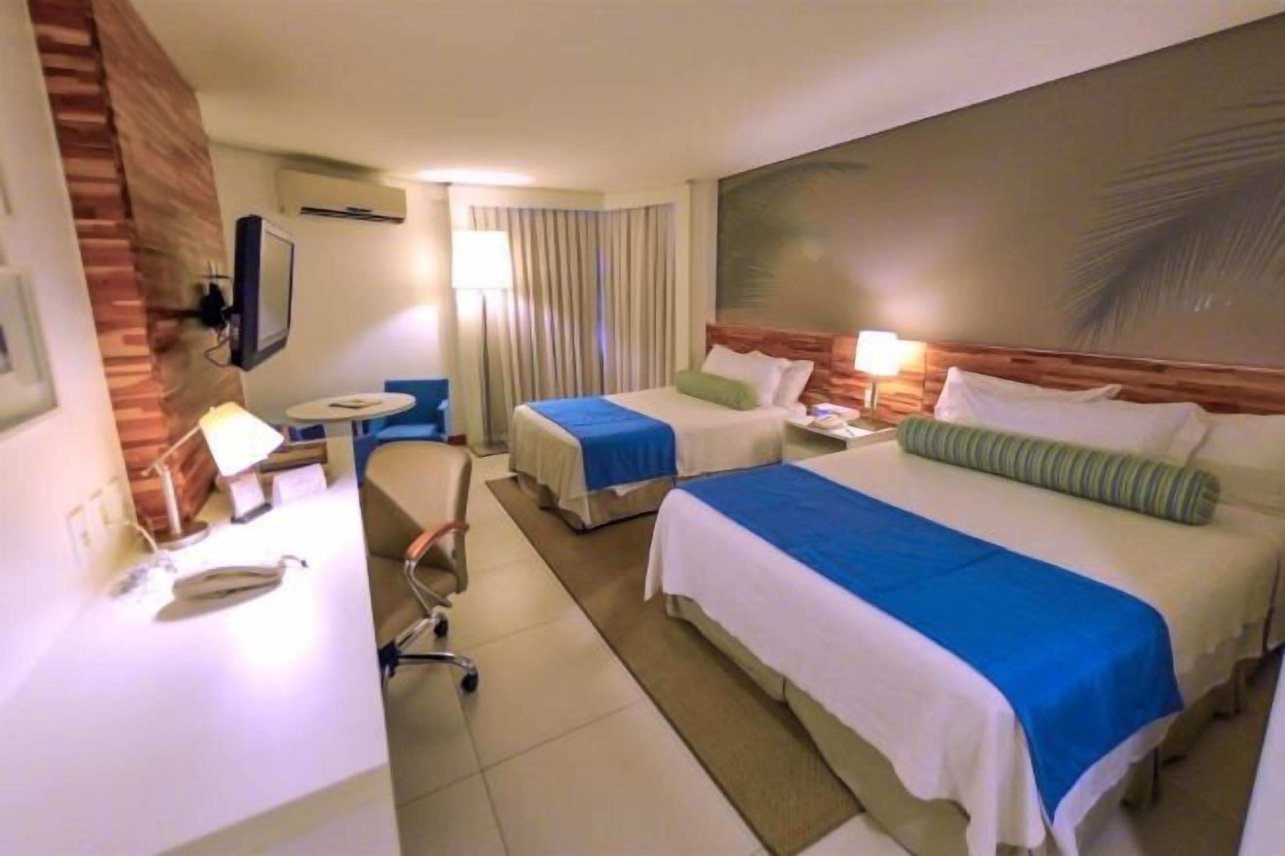 Minibar, in-room safe, individually decorated, individually furnished