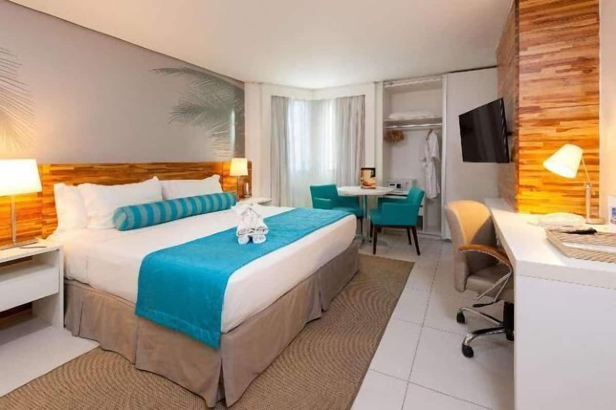 Minibar, in-room safe, individually decorated, individually furnished