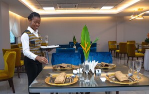 Restaurant - Oak Plaza Hotels - East Airport (Accra)