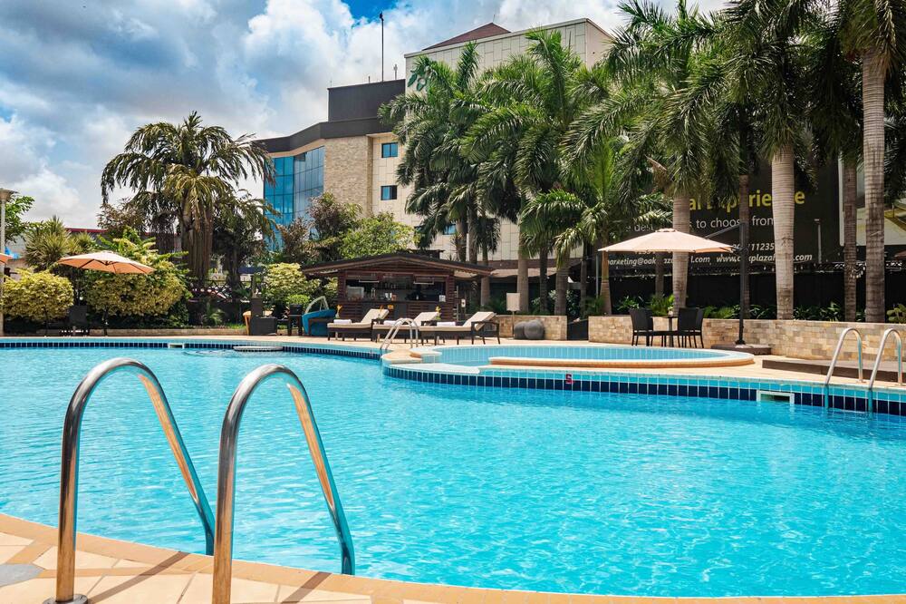 Oak Plaza Hotels - East Airport