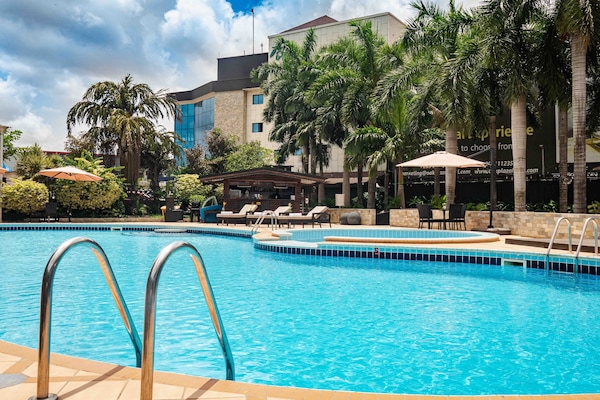 Mặt tiền nơi lưu trú