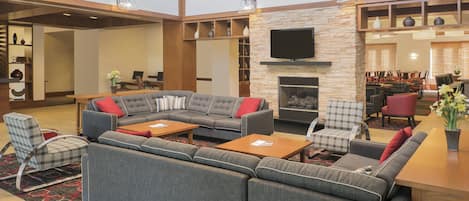 Serves breakfast and dinner