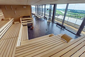 Interior - V8 Hotel Classic Motorworld Region Stuttgart (Boeblingen)