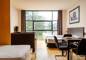 Family Studio (2 adults and 2 children) | In-room safe, blackout drapes, soundproofing