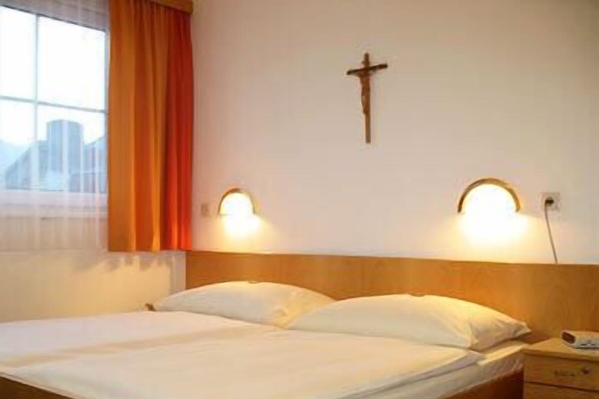 Standard Room, 1 Double Bed | Cots/infant beds, rollaway beds, free WiFi, bed sheets