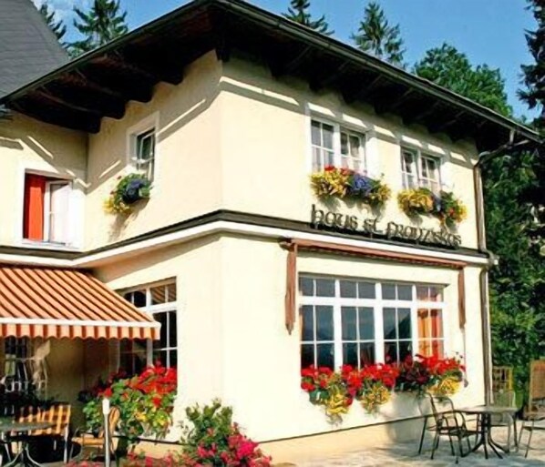 Esterni