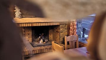 Lunch served, local cuisine, alfresco dining