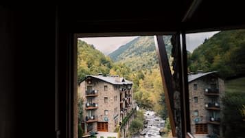 Comfort-Apartment, 1 Schlafzimmer | 1 Schlafzimmer, Daunenbettdecken, laptopgeeigneter Arbeitsplatz