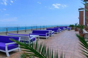 3 bars/lounges, poolside bar - Boutique SPA Hotel Orchidea (Golden Sands)