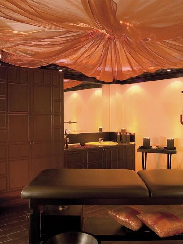 Lichaamsbehandelingen, hydrotherapie, aromatherapie, hotstone-massages