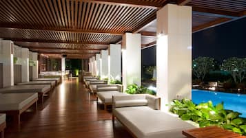 Outdoor pool, pool umbrellas, pool loungers