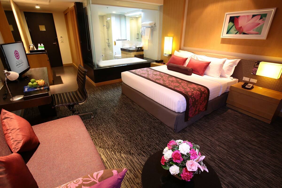 In-room safe, desk, laptop workspace, blackout drapes