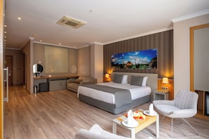Executive Room, 1 King Bed | Premium bedding, Select Comfort beds, minibar, in-room safe - Klas Hotel Istanbul Old City (Istanbul)