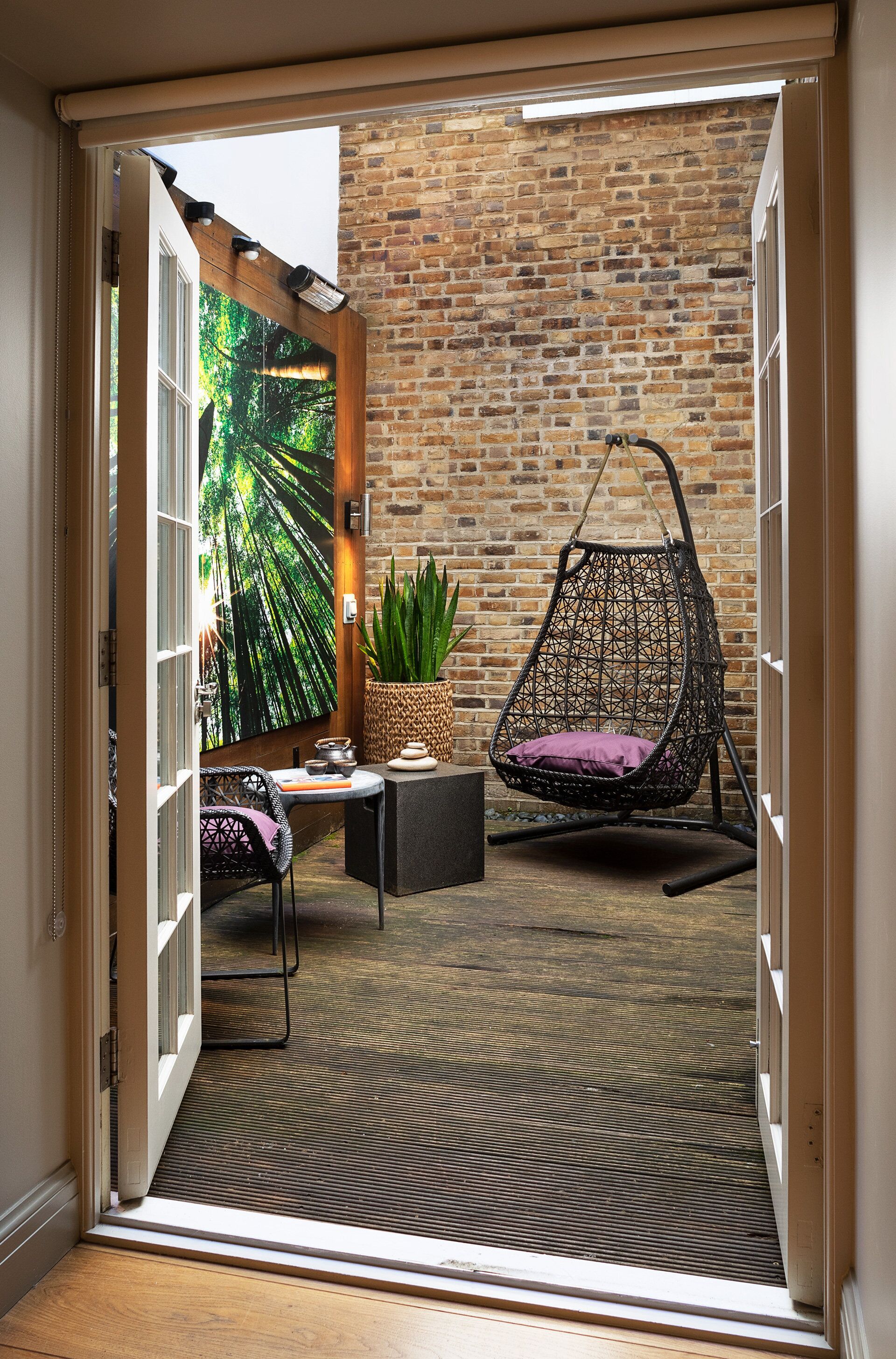 hypo-allergenic bedding, minibar, in-room safe, desk