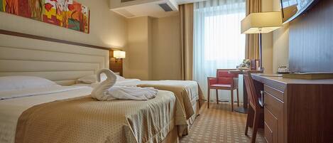 Minibar, coffres-forts dans les chambres, bureau, chambres insonorisées