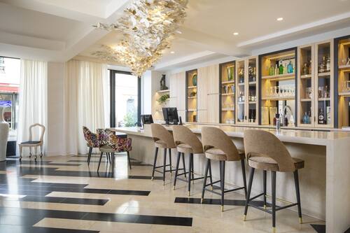 Bar (in der Unterkunft)