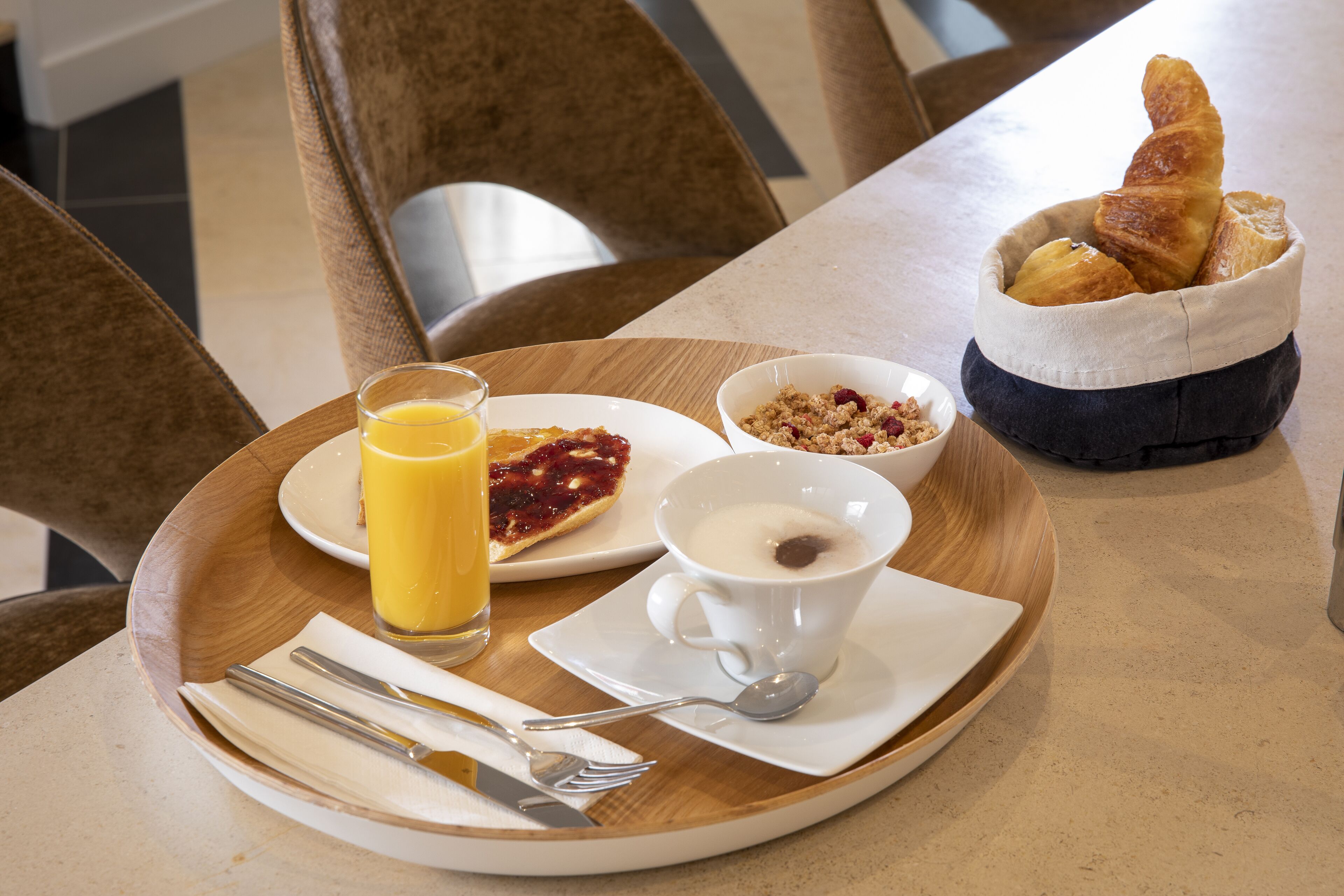 daily buffet breakfast (eur 20 per person)