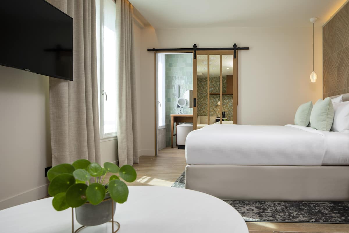 Chambre Privilège | Mini-bar avec articles gratuits, coffres-forts dans les chambres