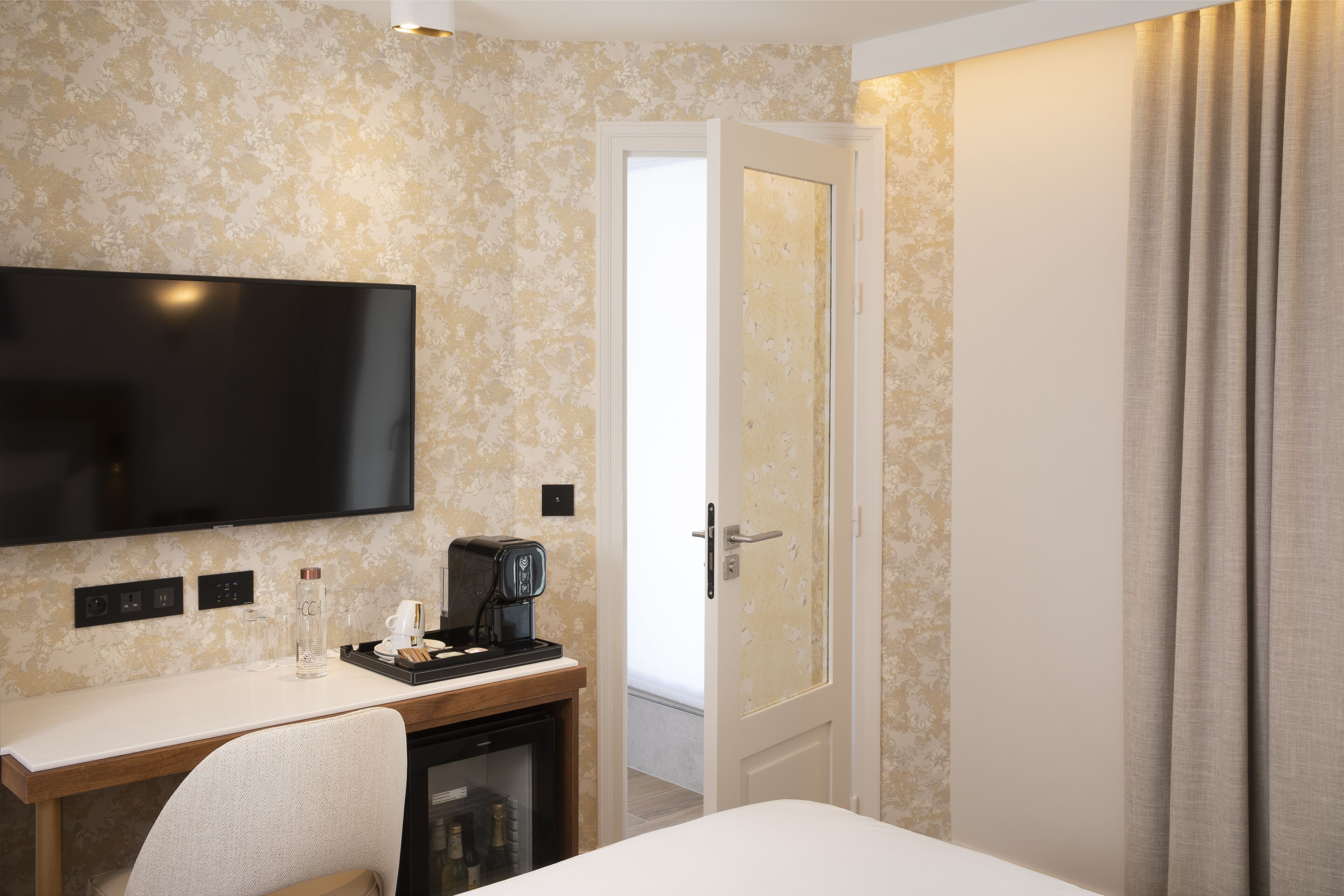 classic double room | free minibar items, in-room safe, soundproofing, free wifi