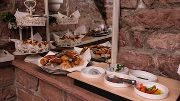 Daily buffet breakfast (EUR 18 per person)