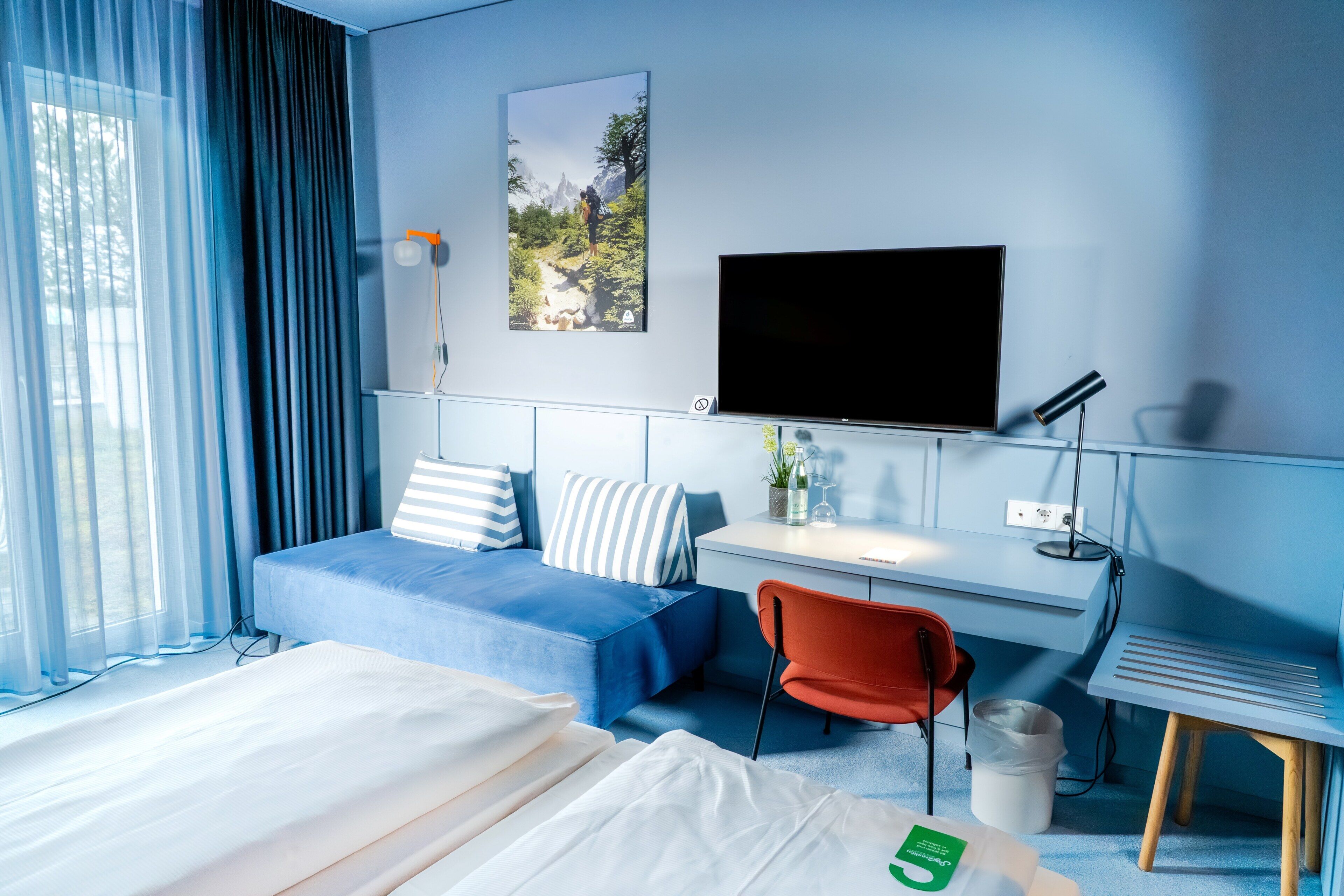 Hypo-allergenic bedding, in-room safe, desk, laptop workspace