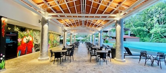 Summit Rainforest & Golf Resort