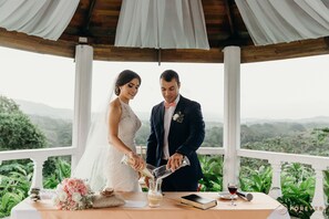 Gazebo - Summit Rainforest & Golf Resort (Panama City)