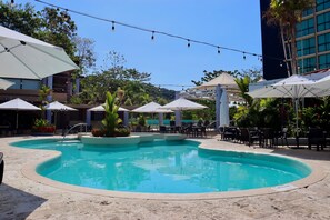 2 outdoor pools, pool umbrellas, sun loungers