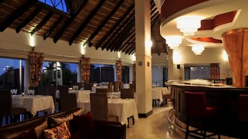 2 restaurants, breakfast, lunch, dinner served; Mediterranean cuisine