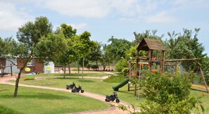 Área de juegos infantiles al aire libre