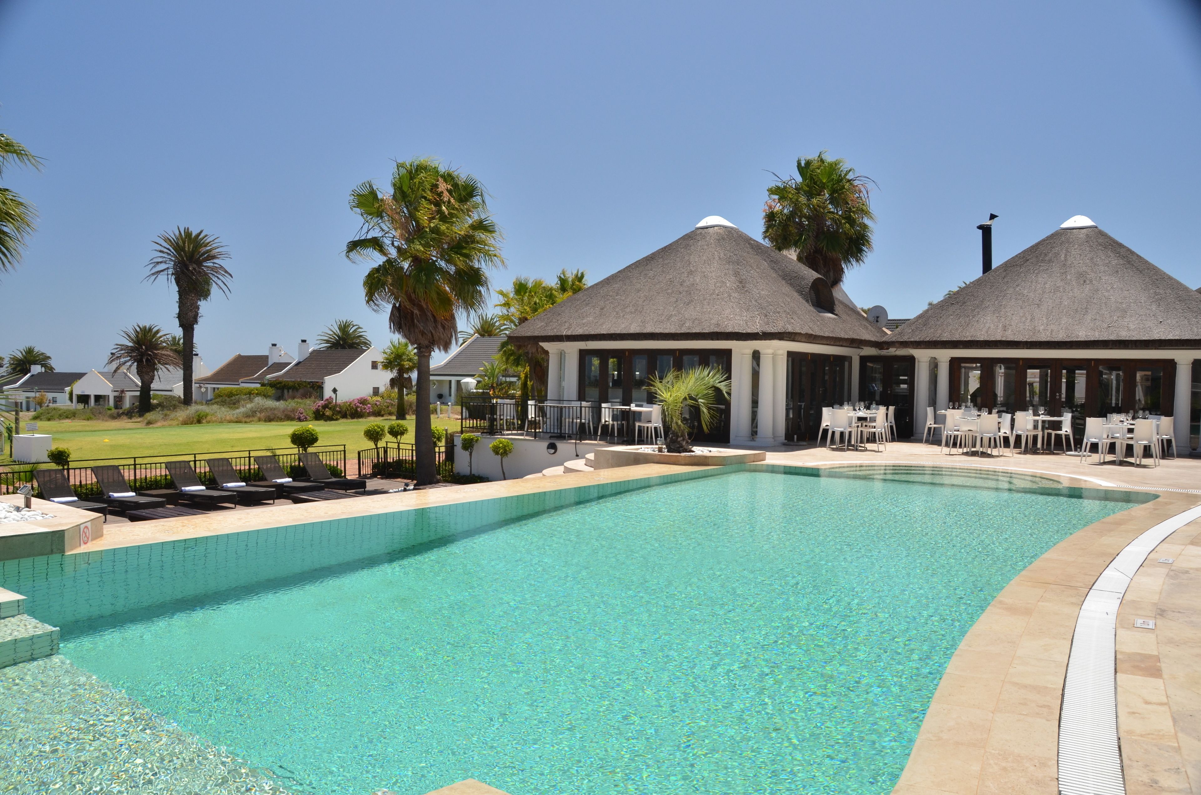 Indoor pool, 2 outdoor pools