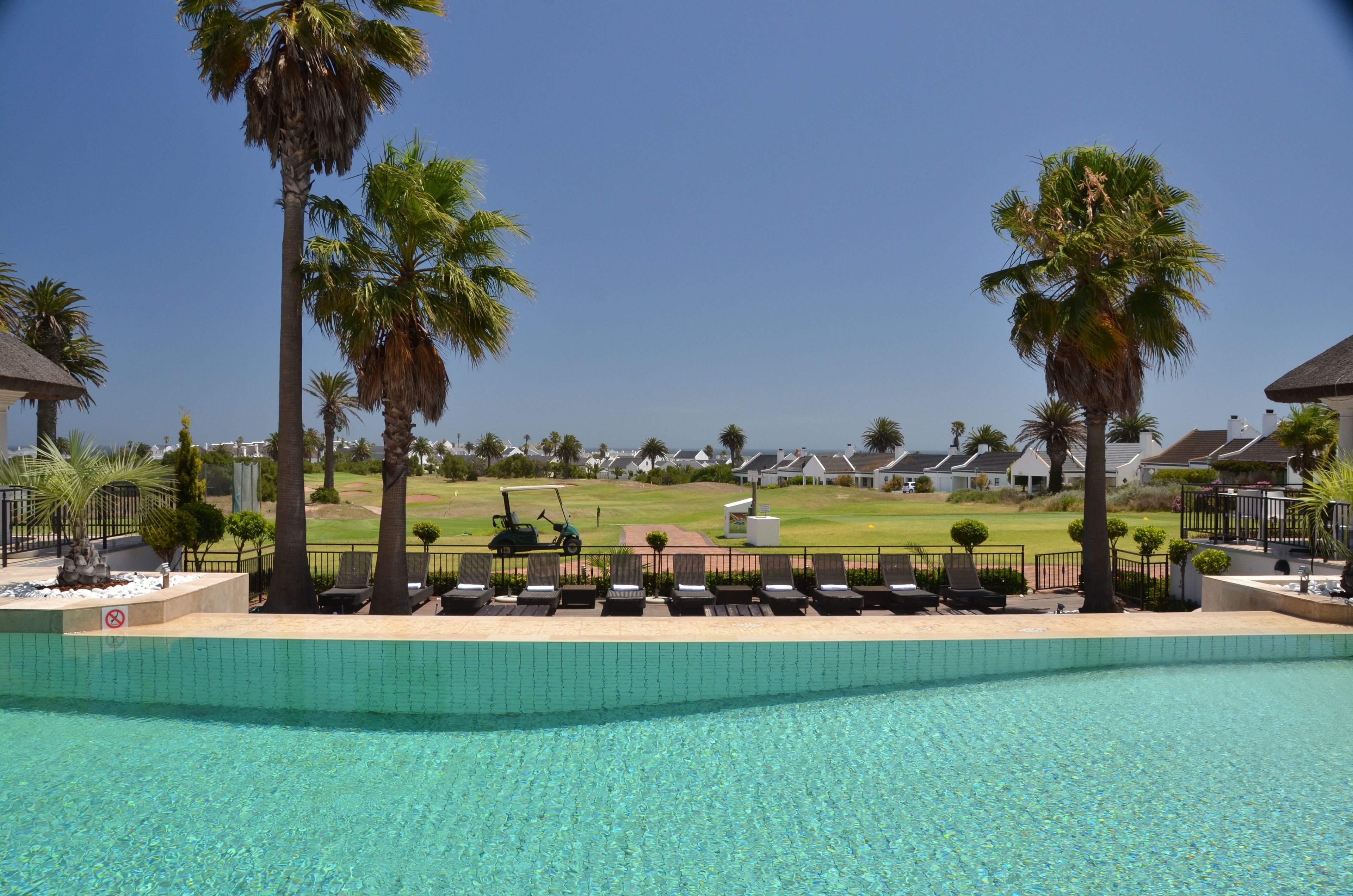 Indoor pool, 2 outdoor pools