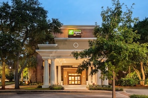 Exterior - Holiday Inn Express & Suites Mt. Pleasant by IHG (Mount Pleasant)
