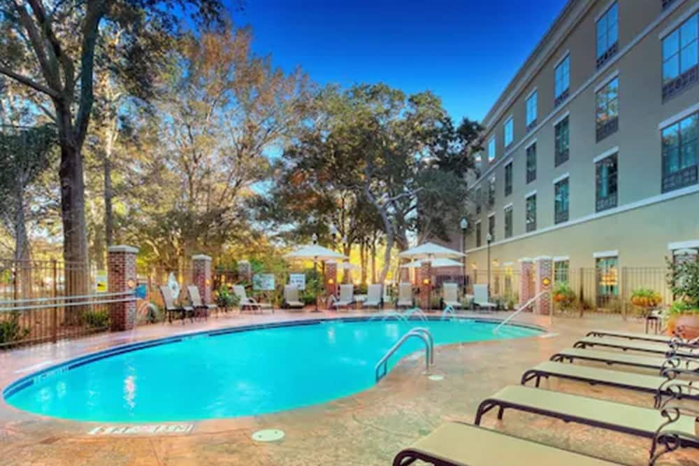 Holiday Inn Express & Suites Mt. Pleasant by IHG