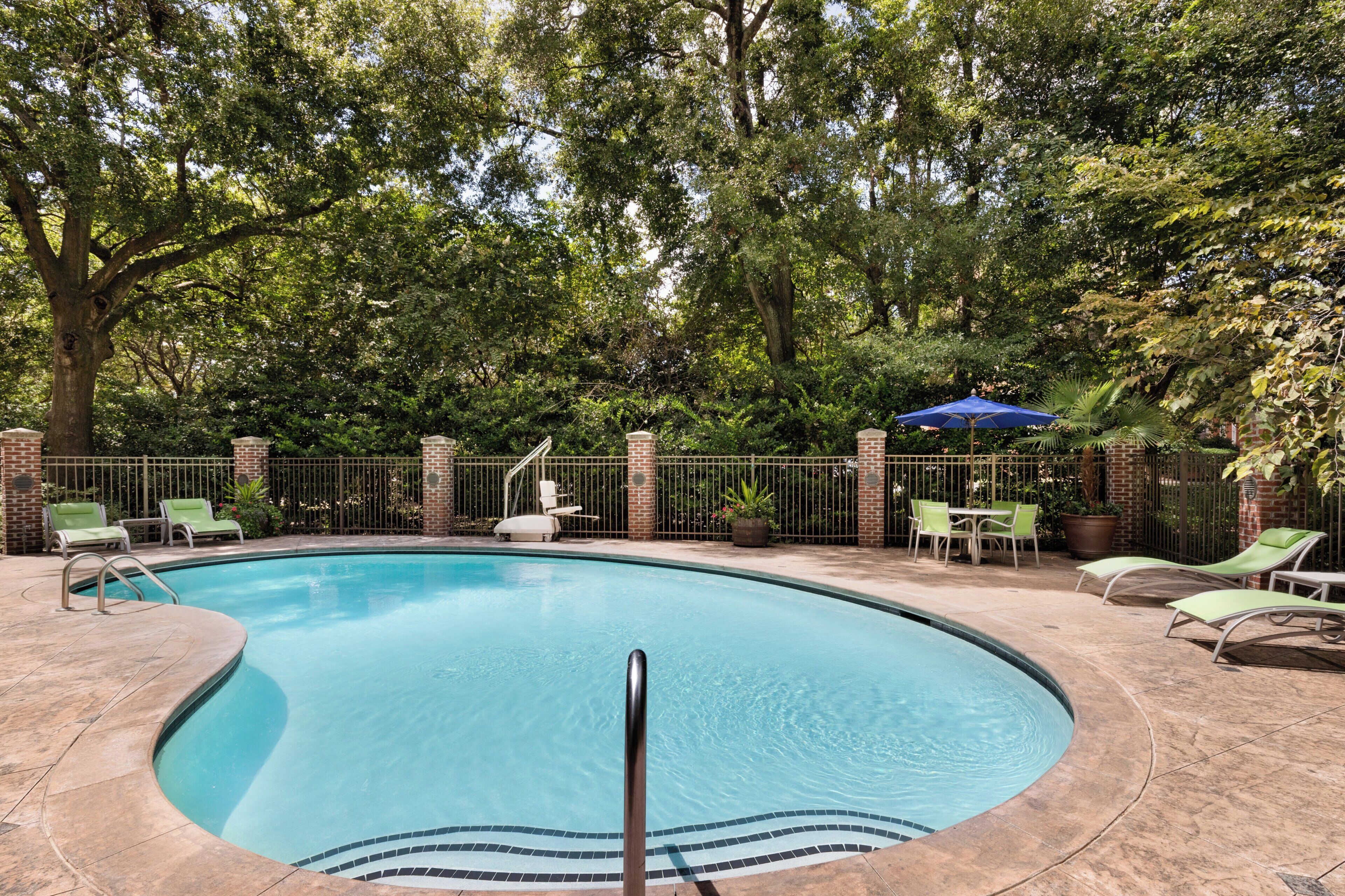 Seasonal outdoor pool, pool umbrellas, sun loungers