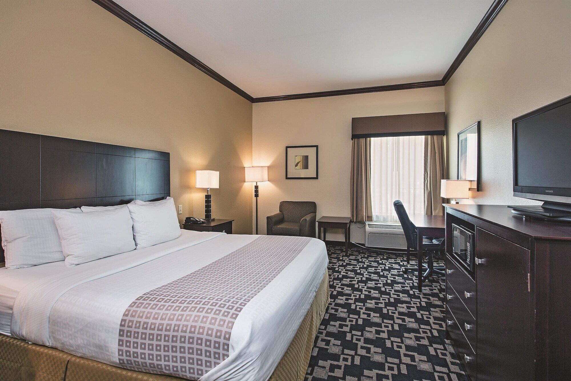 高档床上用品、免费 WiFi、床单