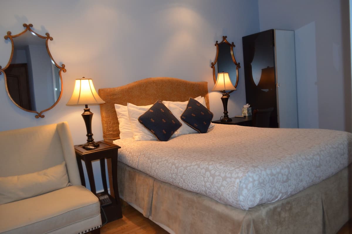 Rum - 1 queensize-sÀng (Second Floor) | 1 sovrum, sÀngtillbehör av högsta kvalitet och memory foam-madrasser