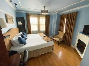 ROOM 201 - King Room (Second Floor) | Premium bedding, memory foam beds, individually decorated - Hotel 1110 - Adults Only (Monterey)