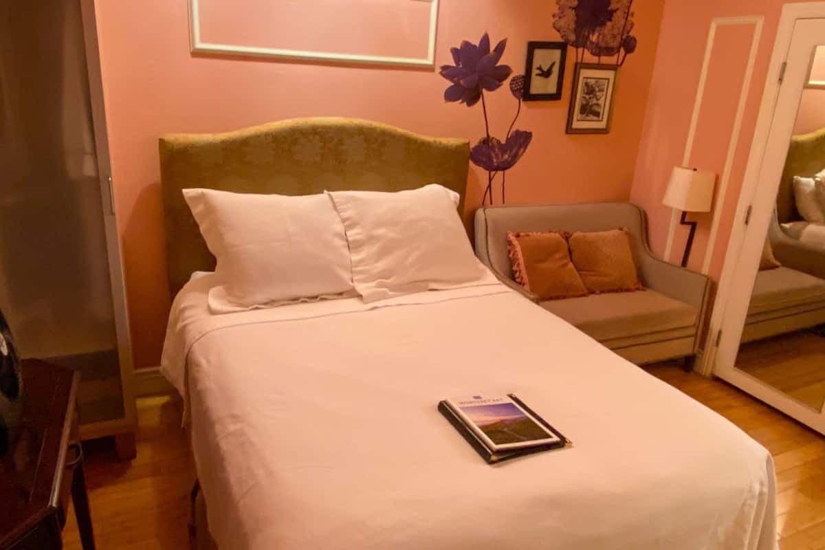 Rum - 1 queensize-sÀng (Second Floor) | 1 sovrum, sÀngtillbehör av högsta kvalitet och memory foam-madrasser
