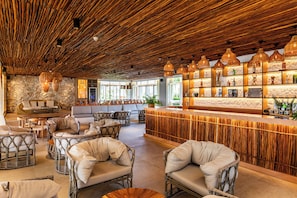 2 bars/lounges, poolside bar
