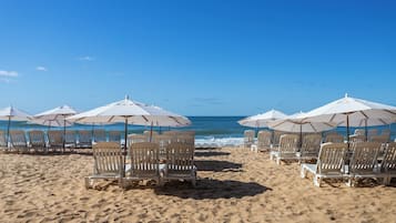 Private beach, sun-loungers, beach umbrellas, beach towels