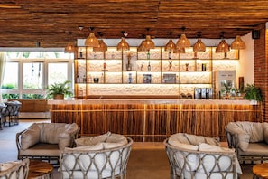 2 bars/lounges, poolside bar