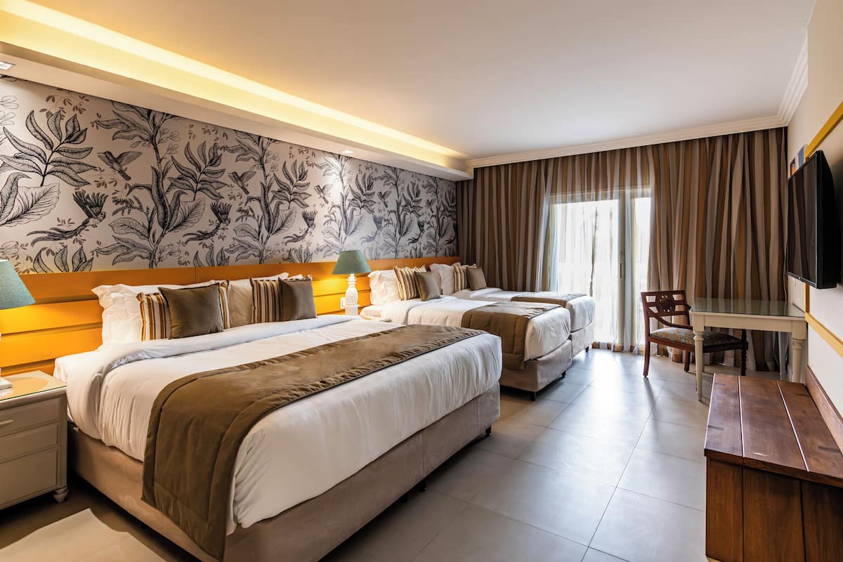 Premium bedding, free minibar, in-room safe, desk
