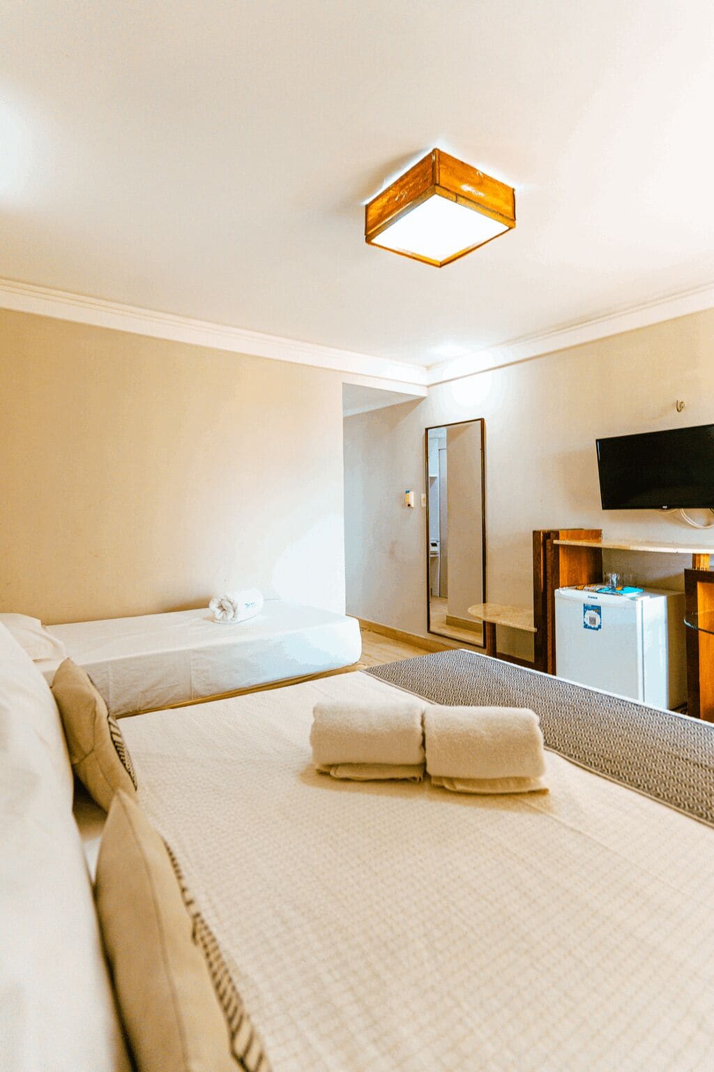 standard room | 1 bedroom, minibar, in-room safe, desk