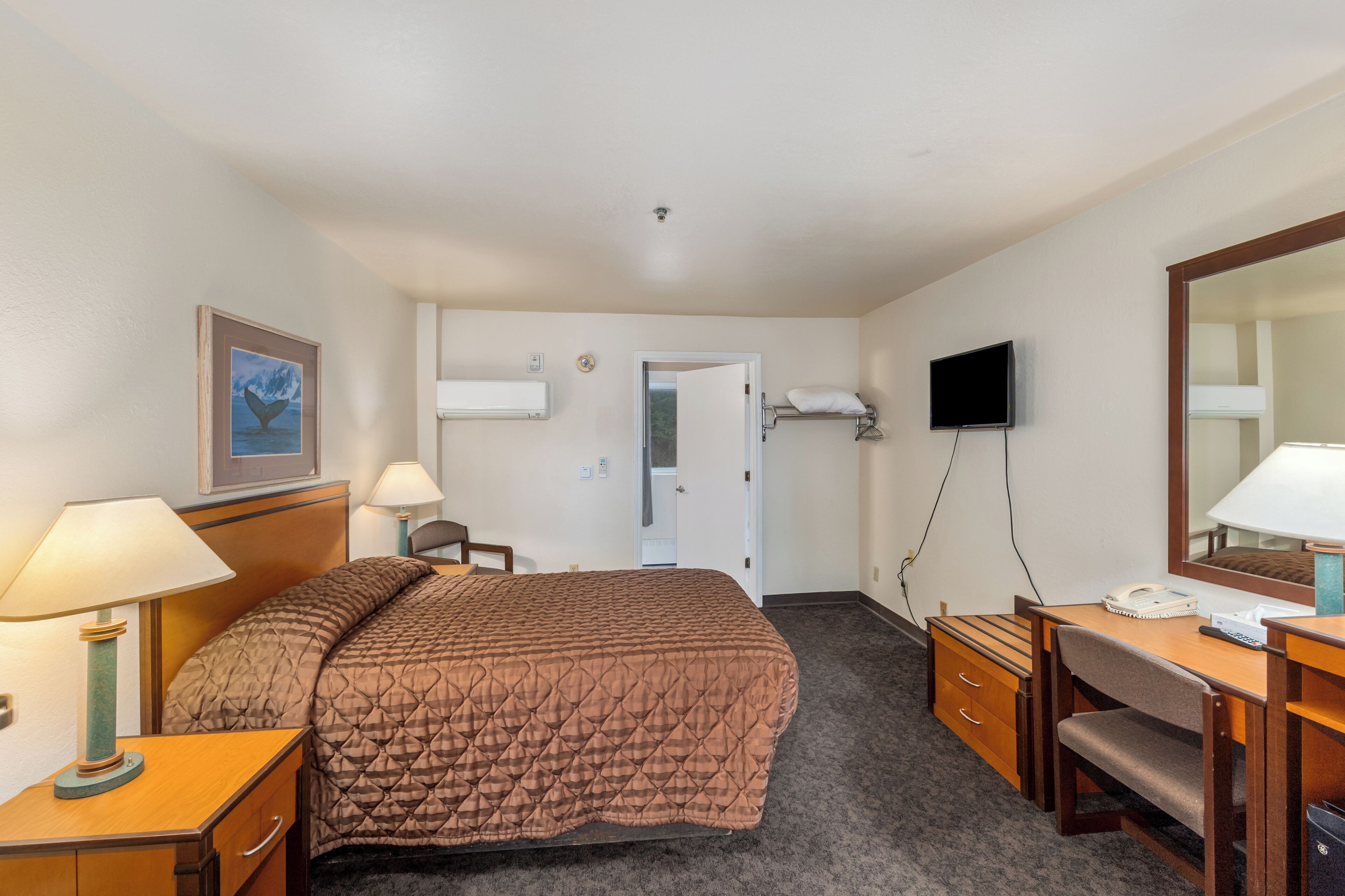 Accessible Single Room | Desk, laptop workspace, blackout drapes, free WiFi