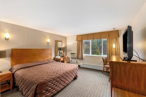 华丽客房, 1 张特大床, 空调 | 办公桌、笔记本电脑工作区、遮光窗帘、免费 WiFi