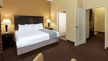 Ropa de cama de alta calidad, camas con pillow-top y escritorio